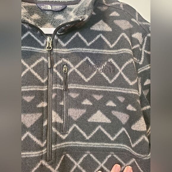 THE NORTH FACE Novelty Gordon Lyons Quarter Zip Black/Gray Geometric Print | L - Picture 9 of 10